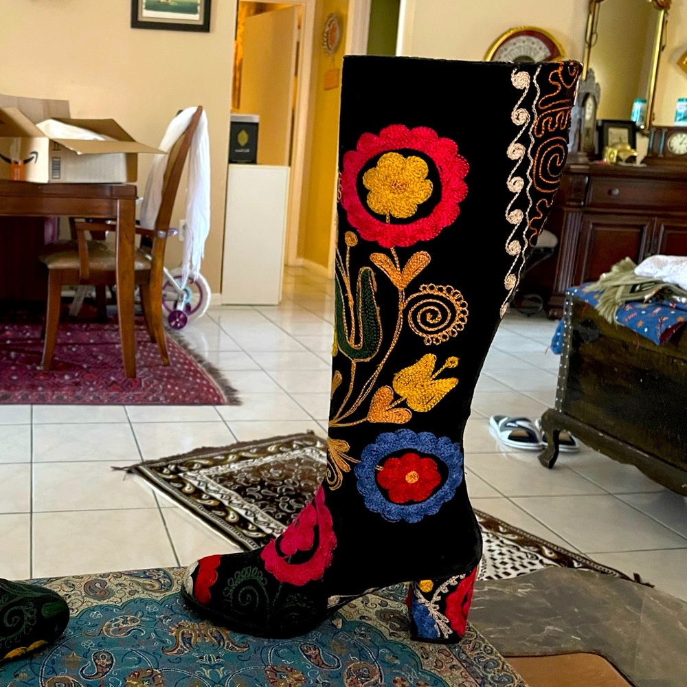 Beautiful boots/2” heels handmade in Usbekistan size 6.5. Work of art! New.